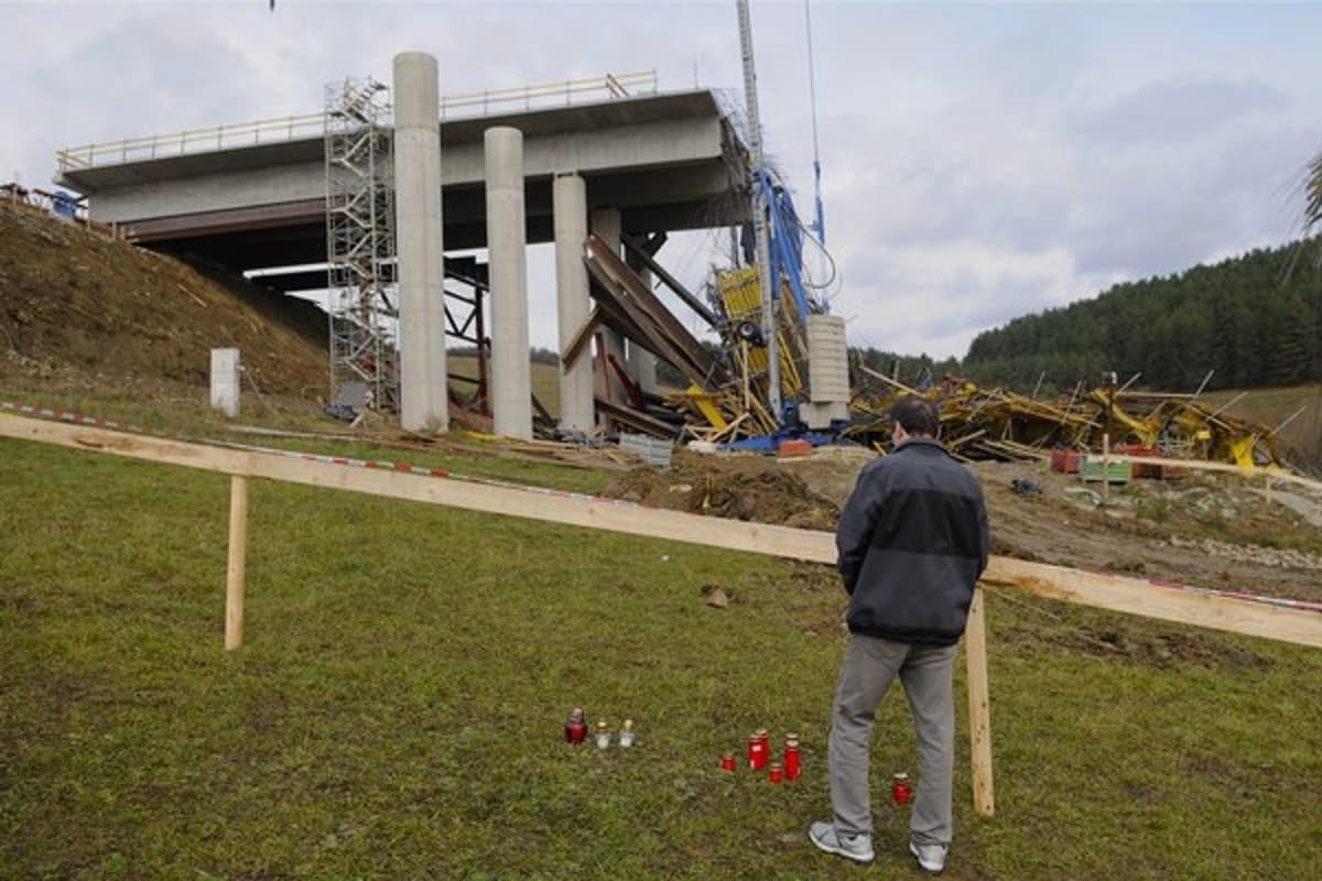 Elkezdődött a 2012-es szlovákiai hídomlás ügyének bírósági tárgyalása