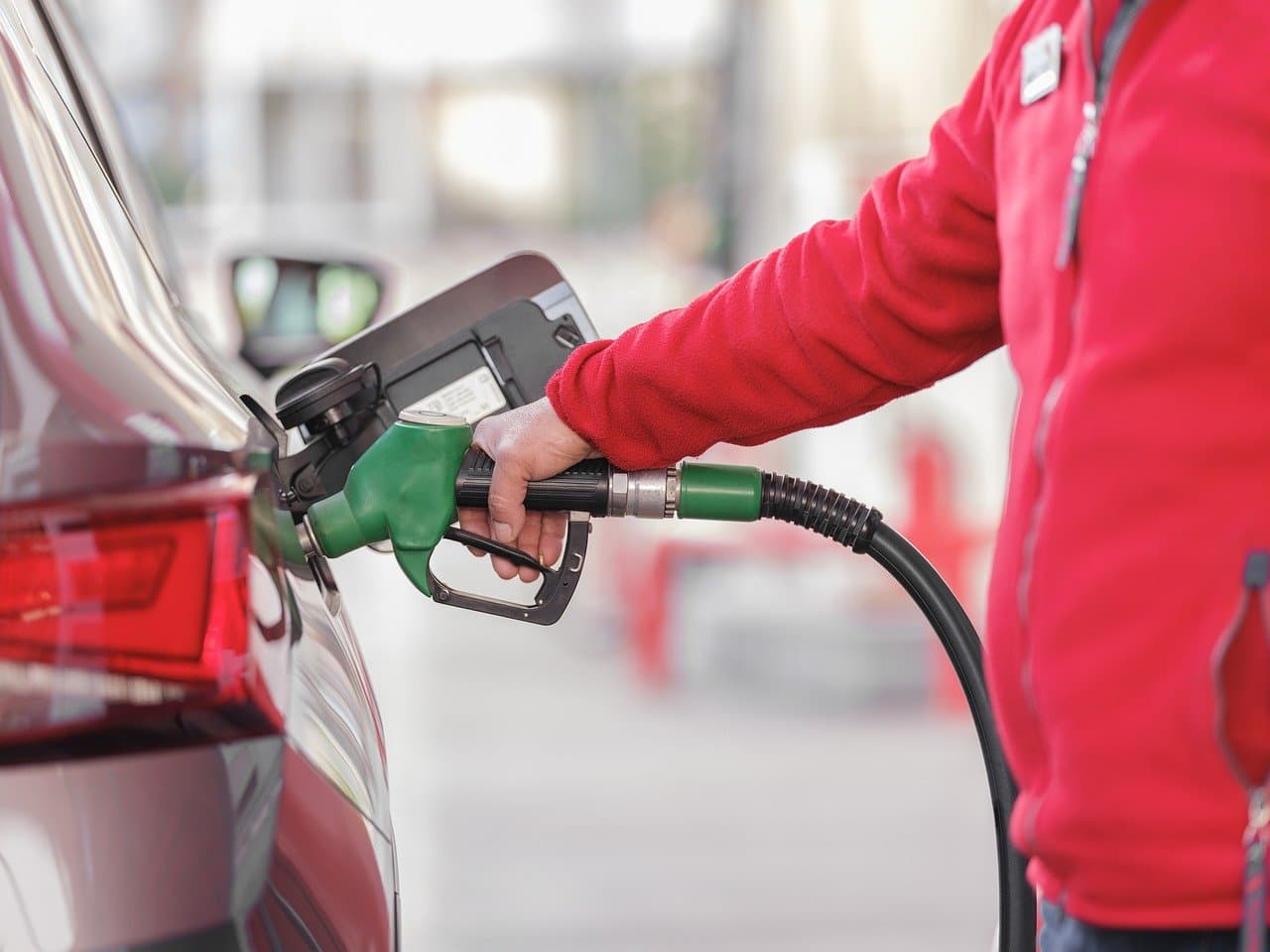 Tovább csökken az üzemanyag ára